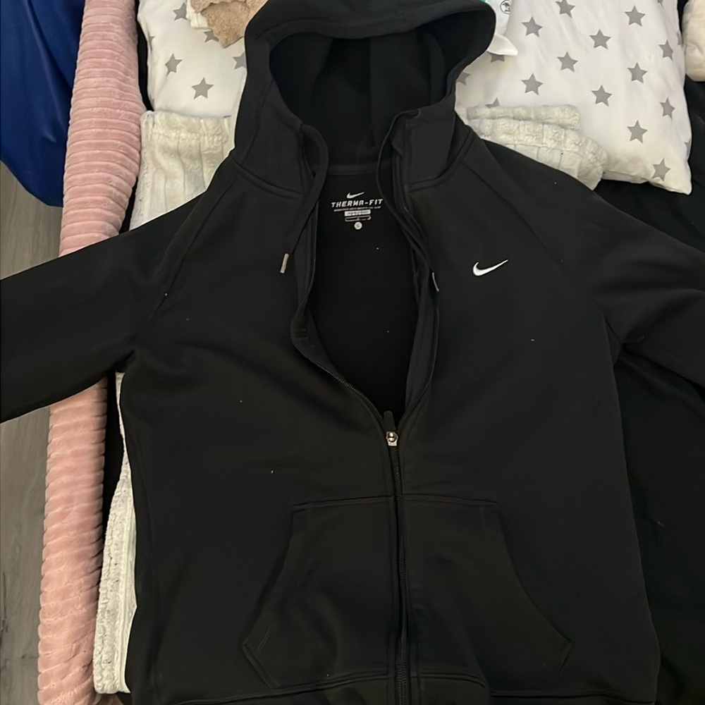 Women’s Nike therma- fit zip up hoodie